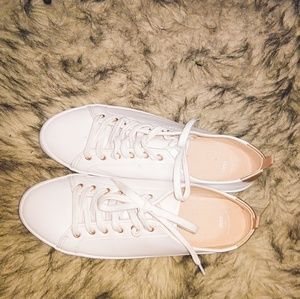 Gap copper white shoes